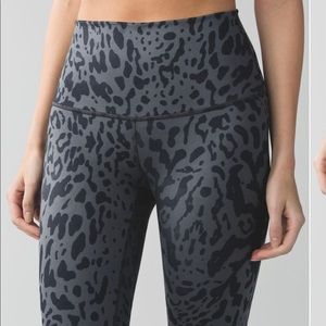 Lulu Lemon High Waist Wunder Under - Animal Swirl